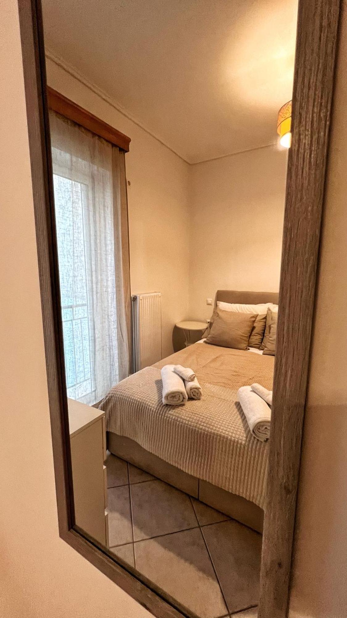 H&h Cozy Retreat * Piraeus