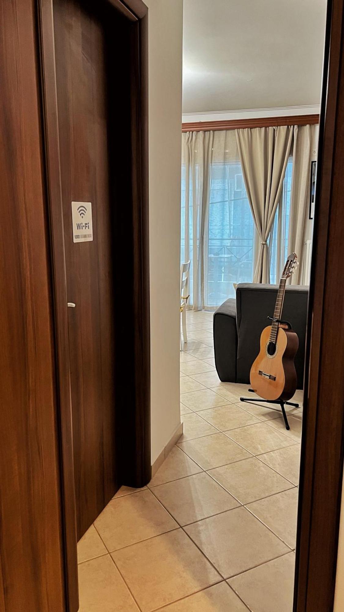 H&h Cozy Retreat Apartment Piraeus